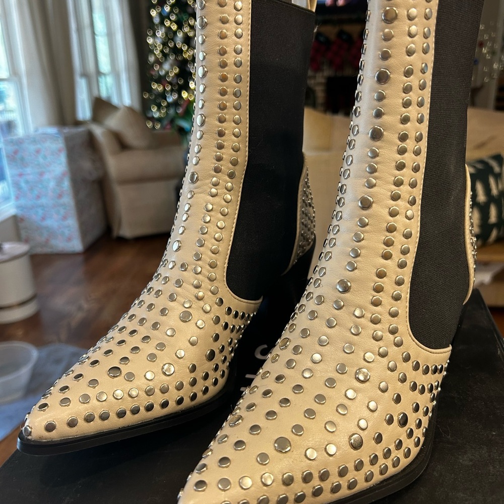 Shu Shop boots size 6.5. Black/taupe. Worn once.
